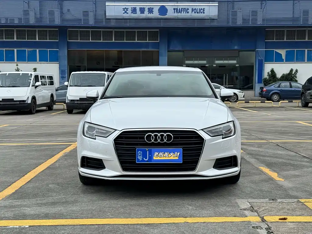 Audi A3 2018 30th Anniversary Limousine 35 TFSI Enterprising купить на сайте DeffCars