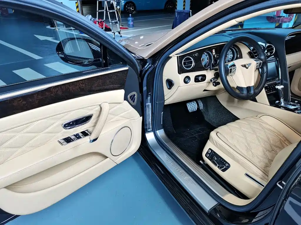 Flying Spur 2016 4.0T V8 Standard Edition купить на сайте DeffCars