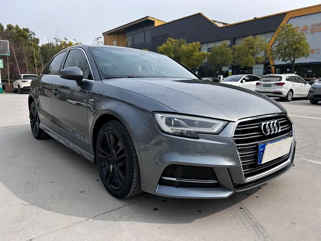 Audi A3 2019 Limousine 35 TFSI Fashion Type National V купить на сайте DeffCars