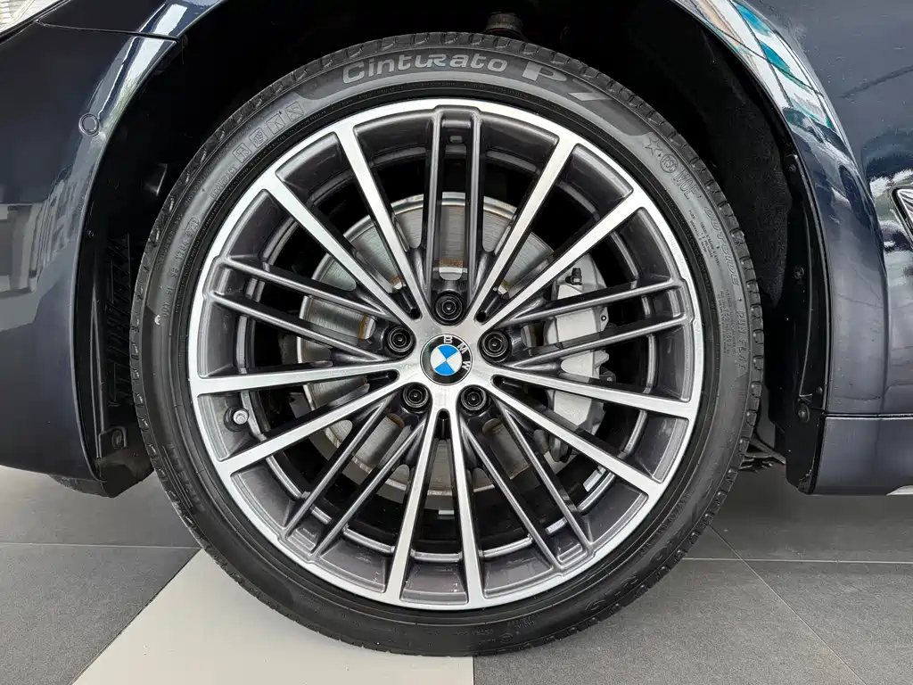 BMW 5 Series 2021 530Li Leading M Sports Package купить на сайте DeffCars