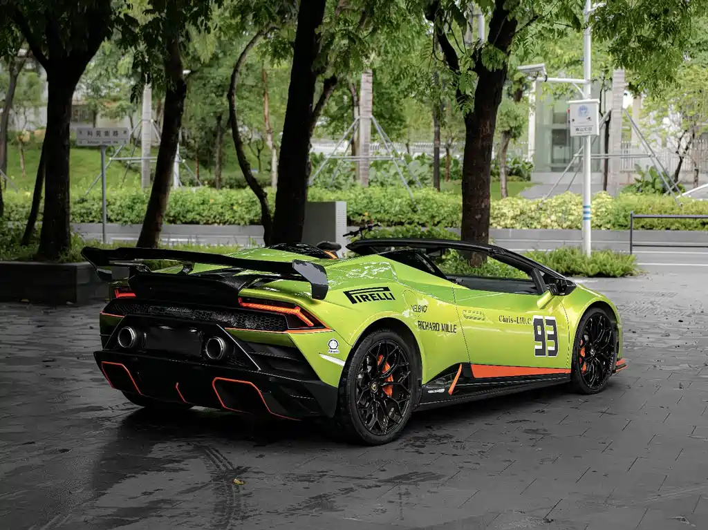 Huracan 2020 EVO RWD Spyder купить на сайте DeffCars