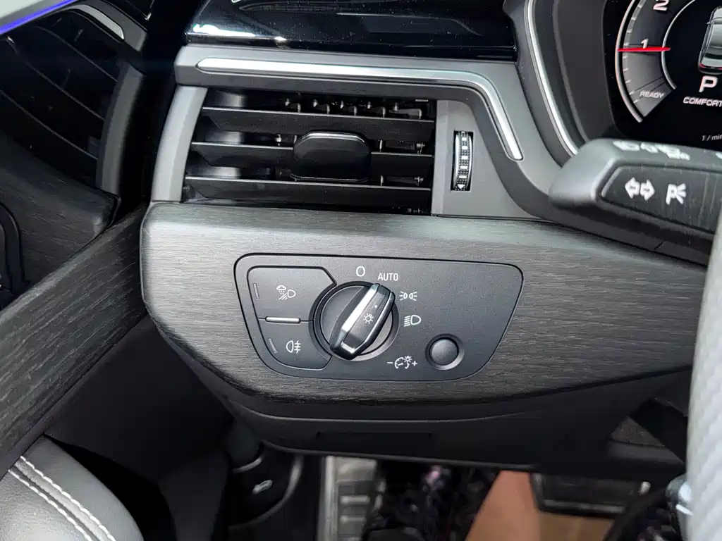 Audi A4L 2024 40 TFSI luxury and dynamic model купить на сайте DeffCars