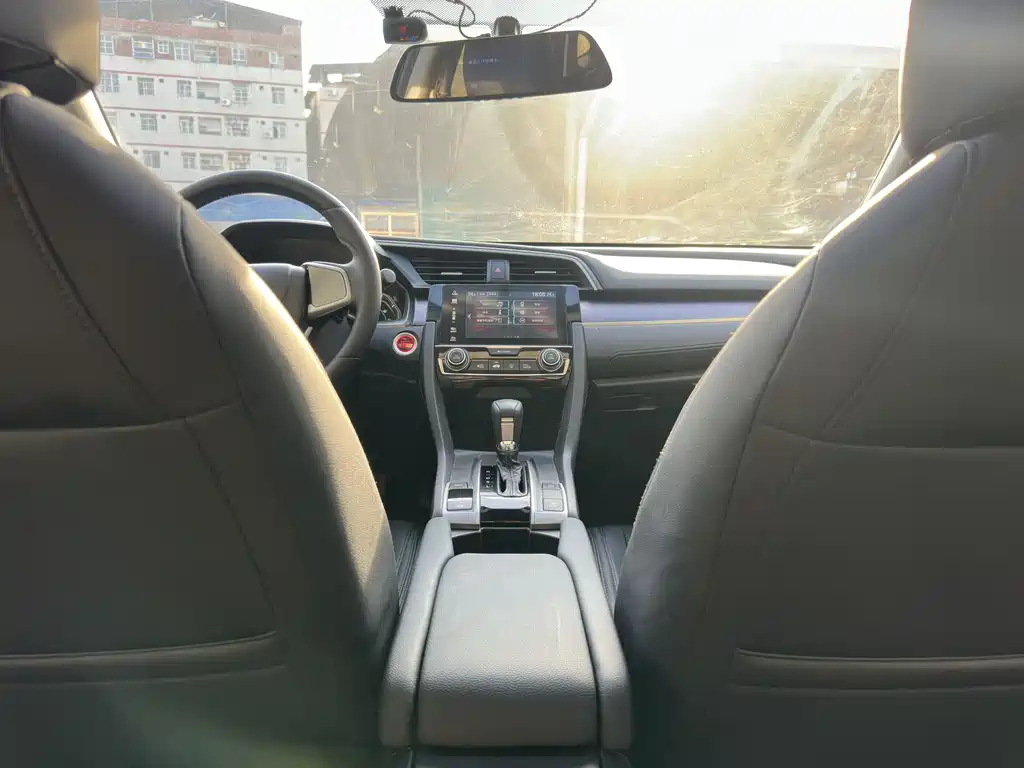 Civic 2016 220TURBO CVT Deluxe Edition купить на сайте DeffCars