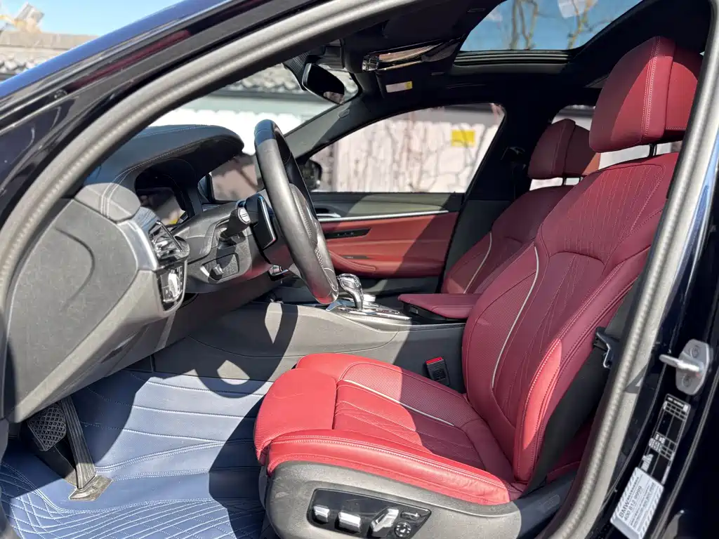 BMW 5 Series 2023 facelift 530Li exclusive M sports package купить на сайте DeffCars