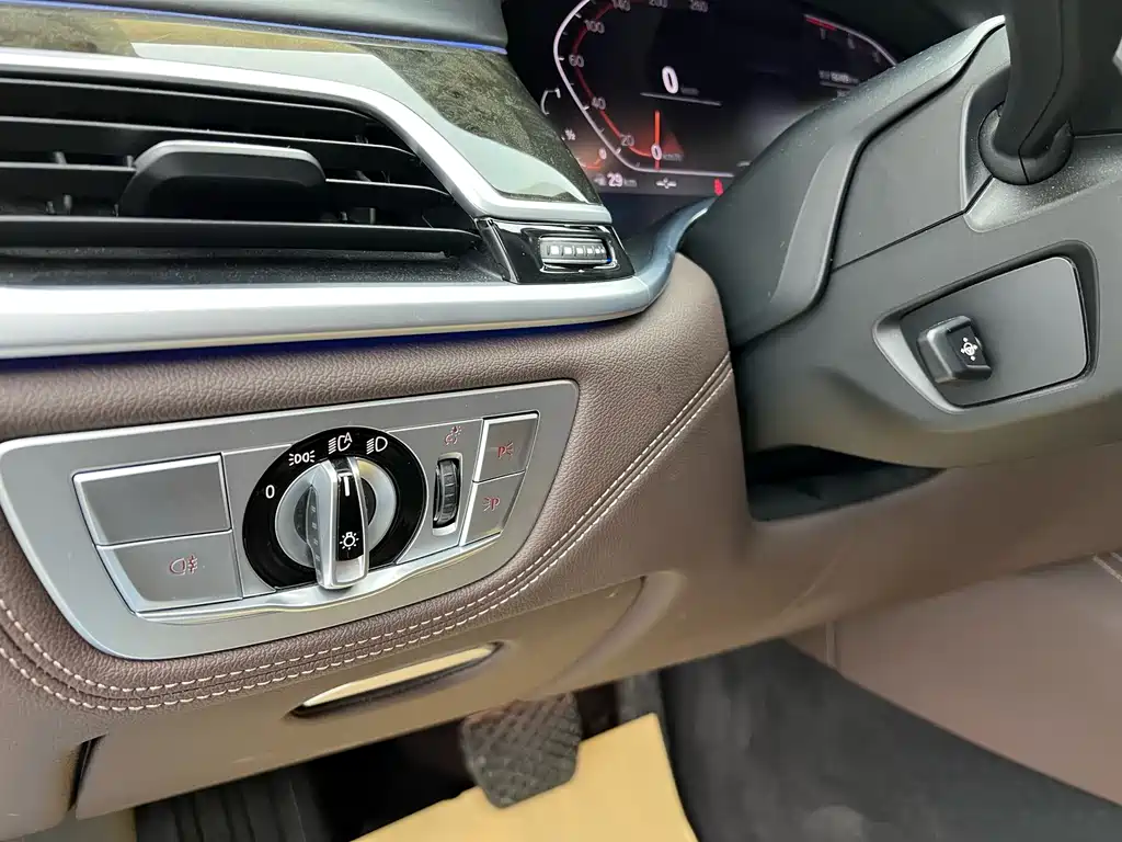 BMW 7 Series 2019 740Li Leading M Sports Package купить на сайте DeffCars