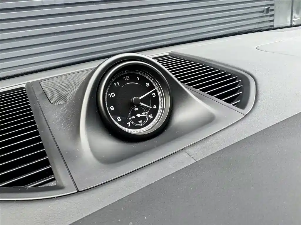 Macan 2023 Macan 2.0T купить на сайте DeffCars