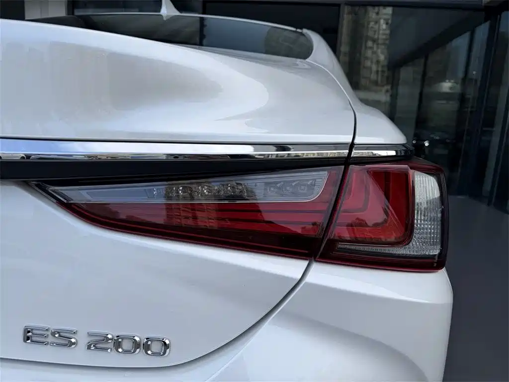 Lexus ES 2018 200 Excellence Edition National V купить на сайте DeffCars