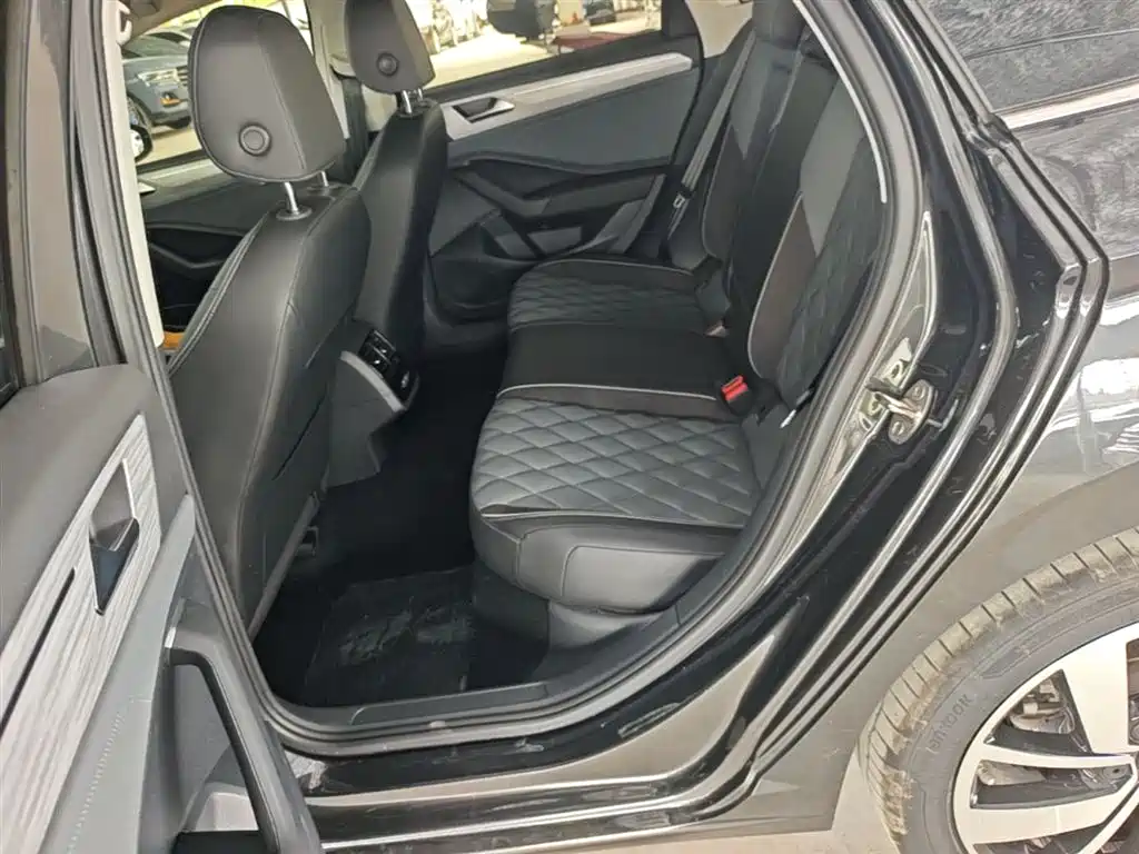 Sagitar 2023 300TSI DSG Excellence Edition купить на сайте DeffCars