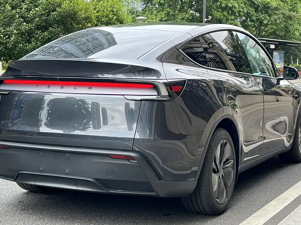 Model Y 2025 rear-wheel drive version купить на сайте DeffCars