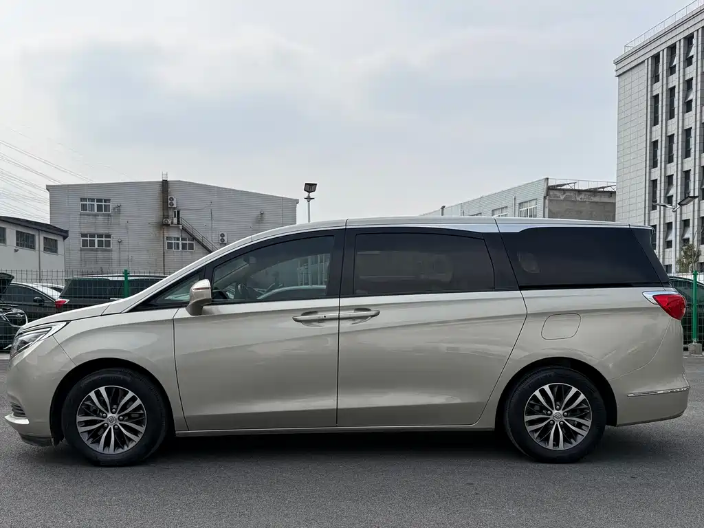 Buick GL8 2018 ES 28T luxury model National VI купить на сайте DeffCars