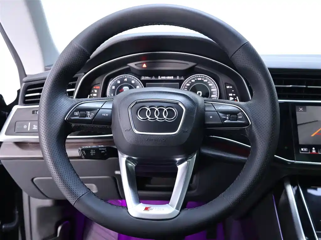 Audi Q8 2023 55 TFSI luxury and dynamic model купить на сайте DeffCars