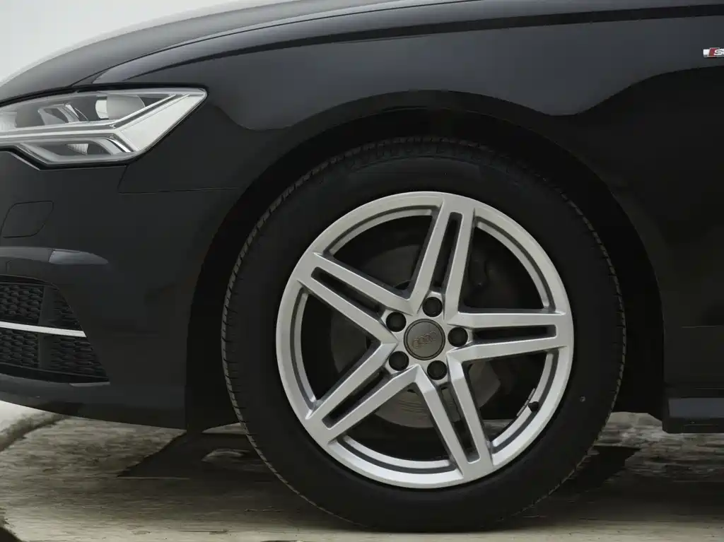 Audi A6L 2018 30th Anniversary Model 30 FSI Fashion Model купить на сайте DeffCars