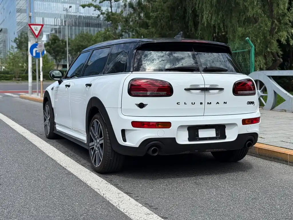 MINI CLUBMAN 2023 facelift 2.0T COOPER S Connoisseur купить на сайте DeffCars