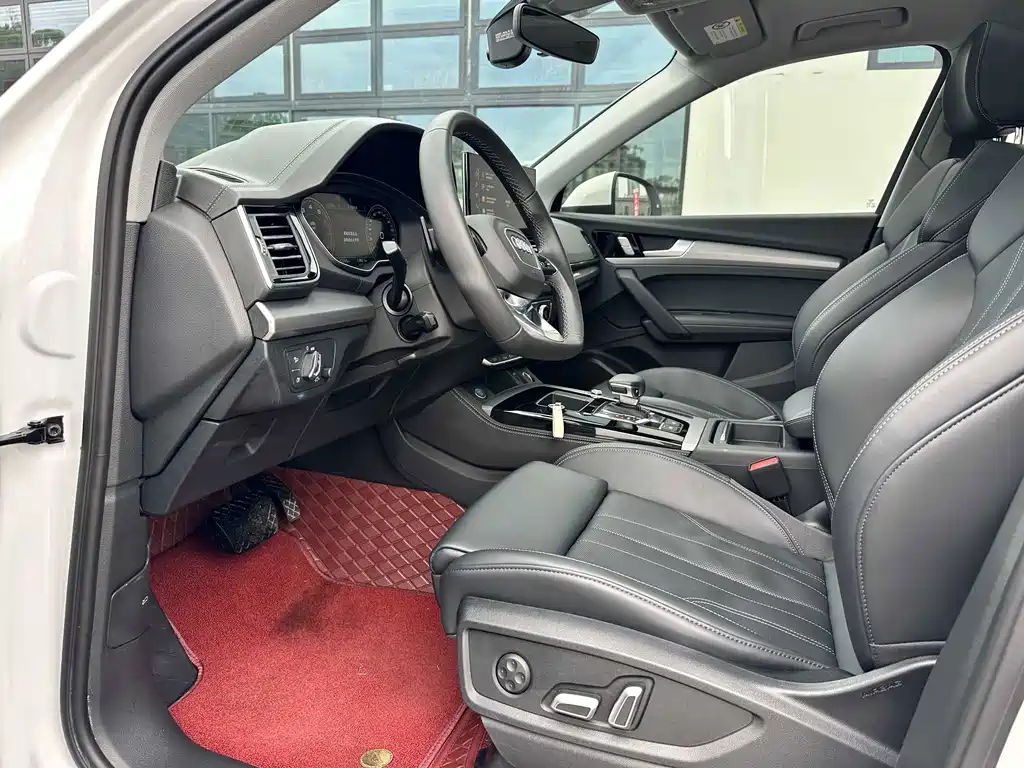 Audi Q5L 2024 40 TFSI Fashion Dynamic купить на сайте DeffCars