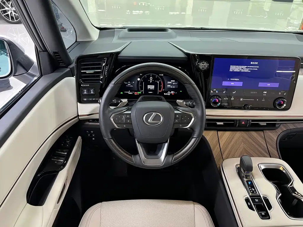 Lexus LM 2025 500h six-seater premium version купить на сайте DeffCars