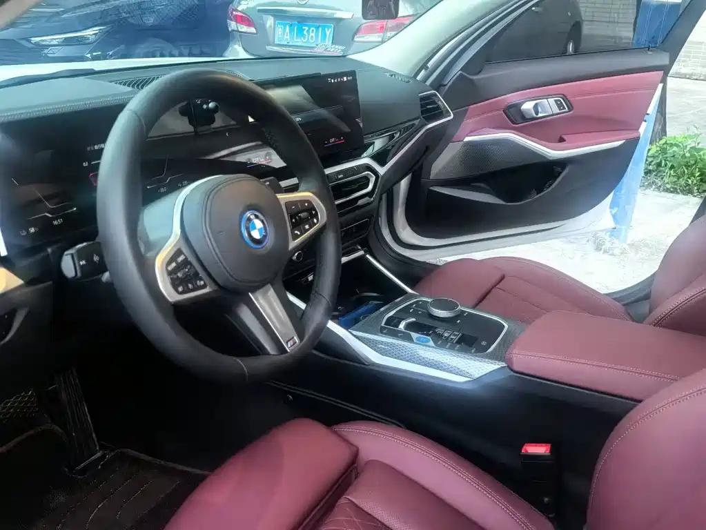 BMW i3 2022 eDrive 35 L купить на сайте DeffCars