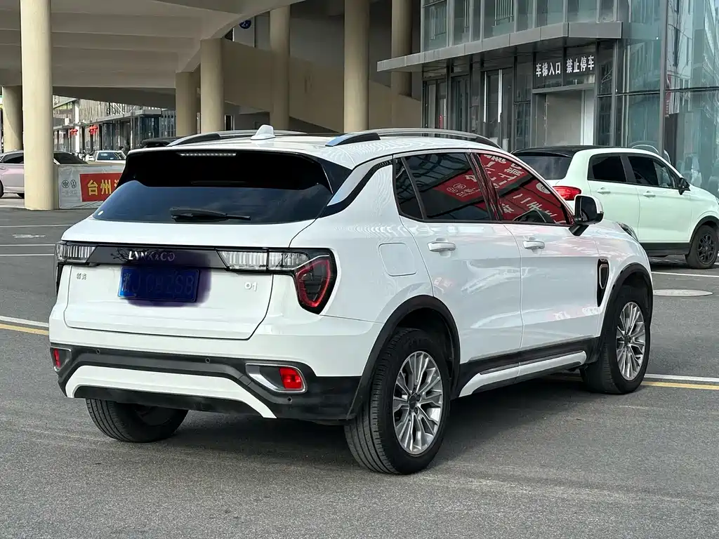 Lynk & Co 01 2017 2.0T two-wheel drive version купить на сайте DeffCars