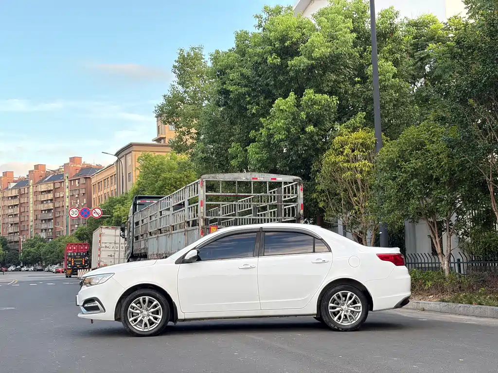 Vision 2019 Upgraded 1.5L CVT Premium Country VI купить на сайте DeffCars