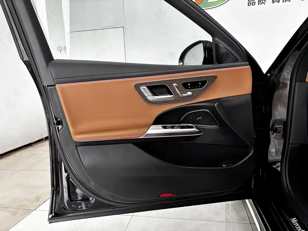 Mercedes-Benz E-Class New Energy 2024 E 350 e L plug-in hybrid sedan купить на сайте DeffCars