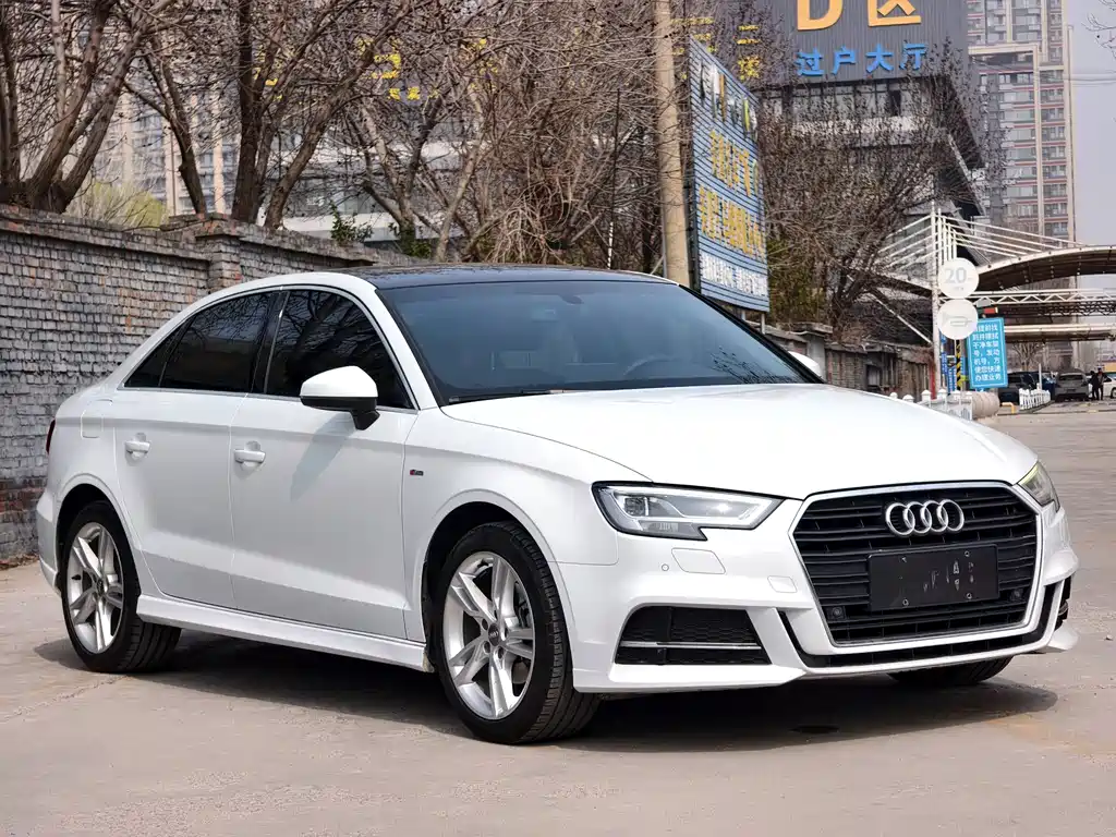Audi A3 2019 Limousine 35 TFSI Fashion Type National V купить на сайте DeffCars