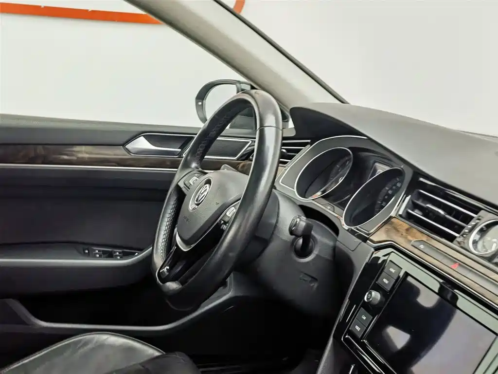 Magotan 2019 330TSI DSG luxury model National V купить на сайте DeffCars
