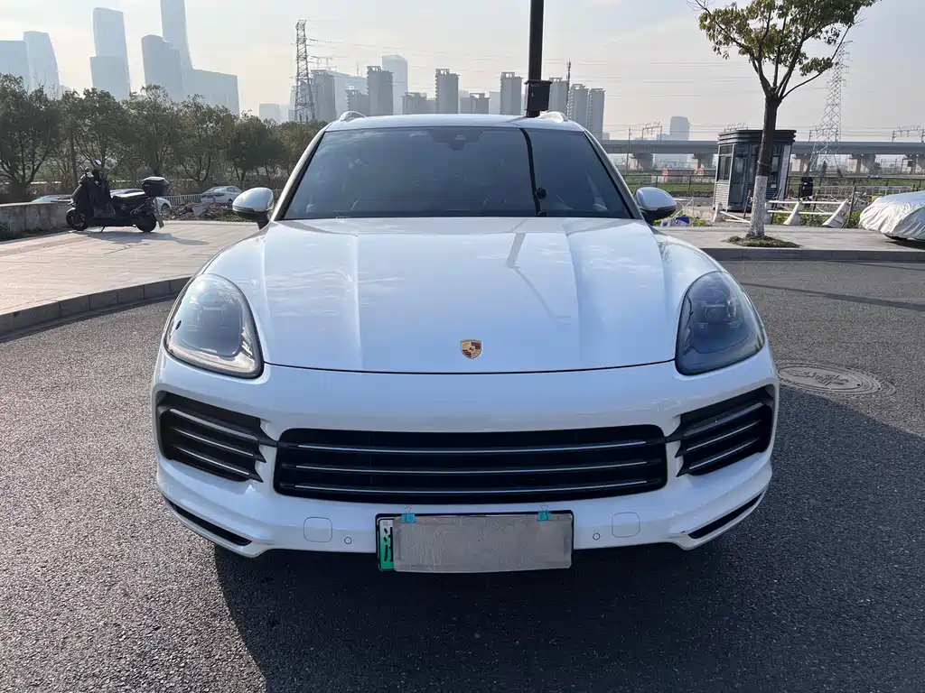 Cayenne New Energy 2022 Cayenne E-Hybrid 2.0T Platinum Edition купить на сайте DeffCars