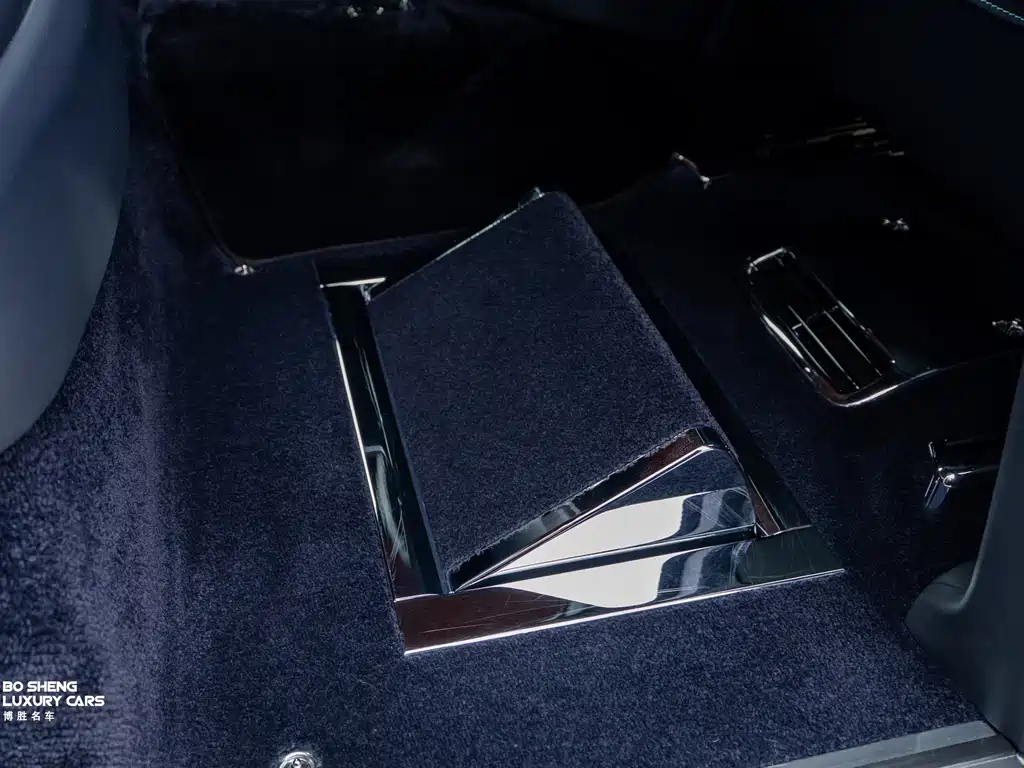 Phantom 2018 6.7T standard wheelbase version купить на сайте DeffCars