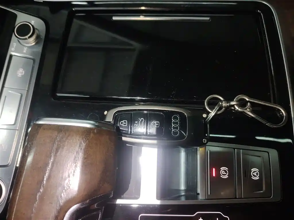 Audi Q7 2021 55 TFSI quattro S line sports version купить на сайте DeffCars