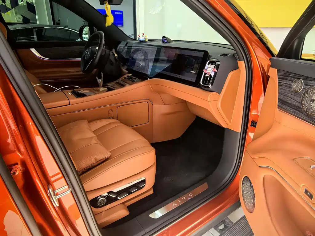 Wenjie M9 2024 extended range Ultra version 52kWh 5-seater version купить на сайте DeffCars