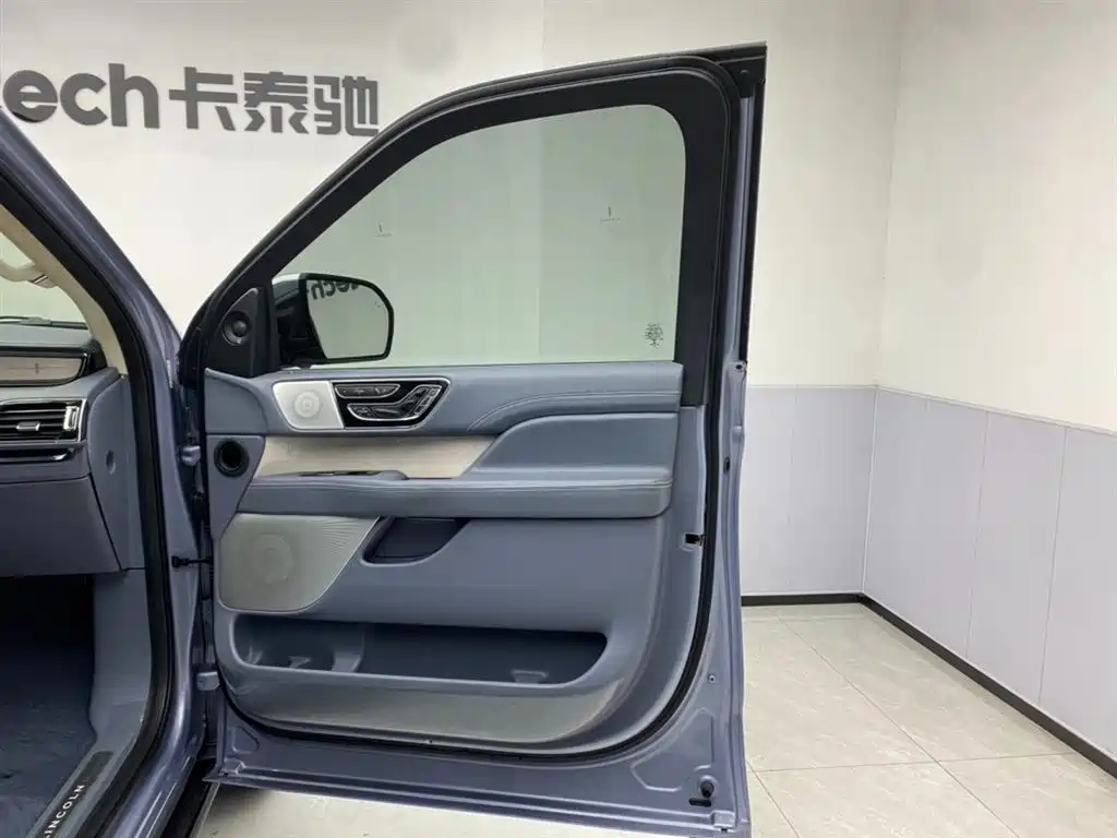 Navigator 2020 3.5T President Series купить на сайте DeffCars