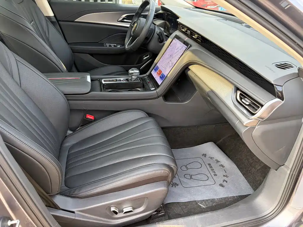 Hongqi H5 2023 1.5T DCT Zhilian Qiyue Edition купить на сайте DeffCars