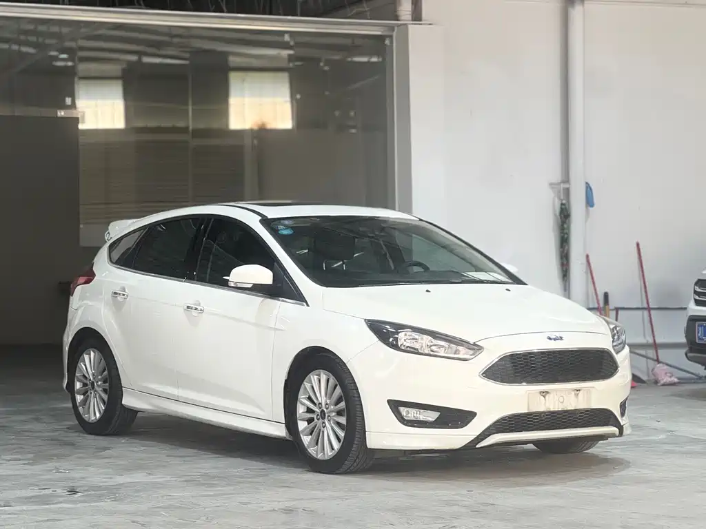 Focus 2015 Hatchback EcoBoost 180 Automatic Sports купить на сайте DeffCars
