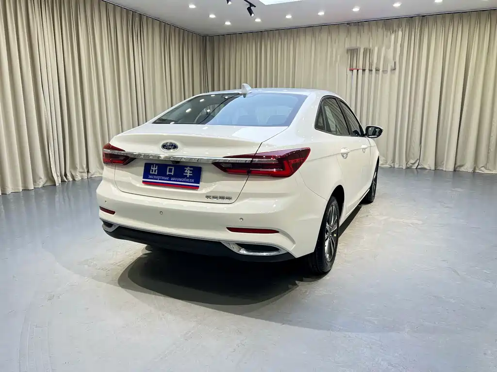Escort 2021款 1.5L 自动铂金版 купить на сайте DeffCars