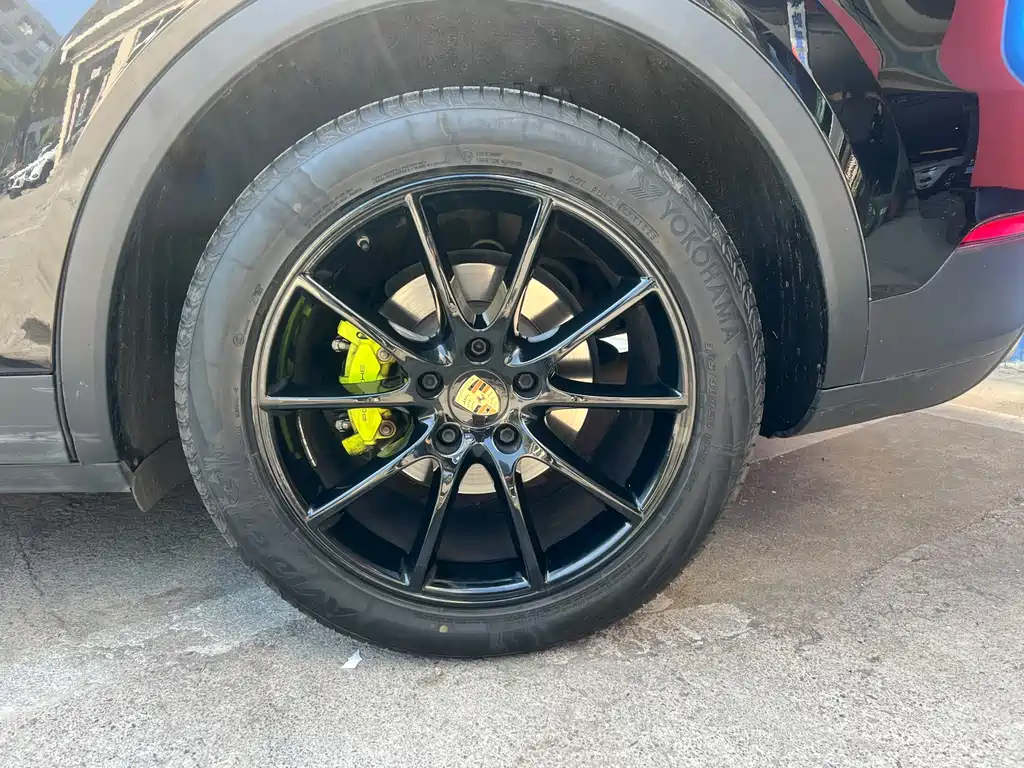 Cayenne New Energy 2021 Cayenne E-Hybrid 2.0T купить на сайте DeffCars