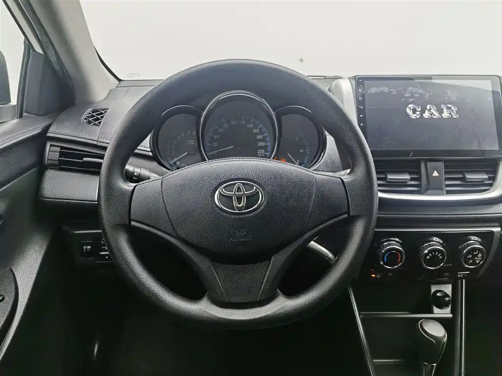 YARiS L 2017 1.5E CVT Charming Edition купить на сайте DeffCars