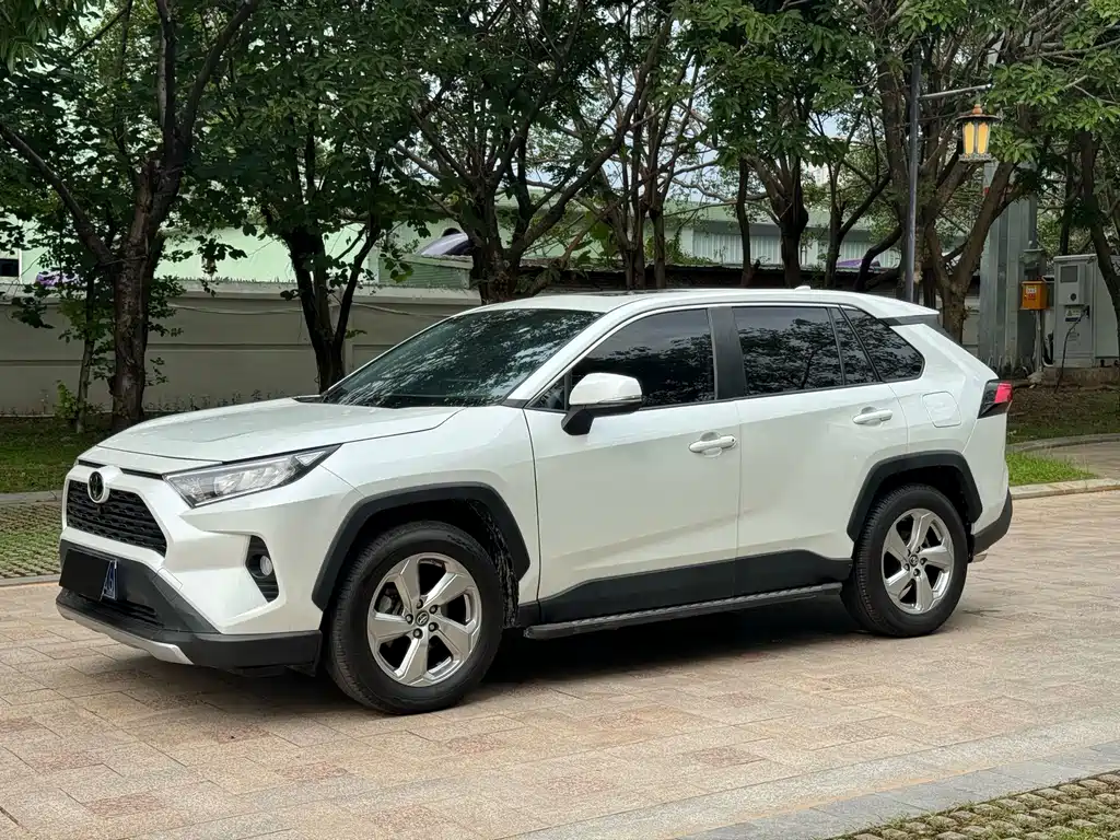 RAV4 Rongfang 2021 2.0L CVT two-wheel drive fashion version купить на сайте DeffCars