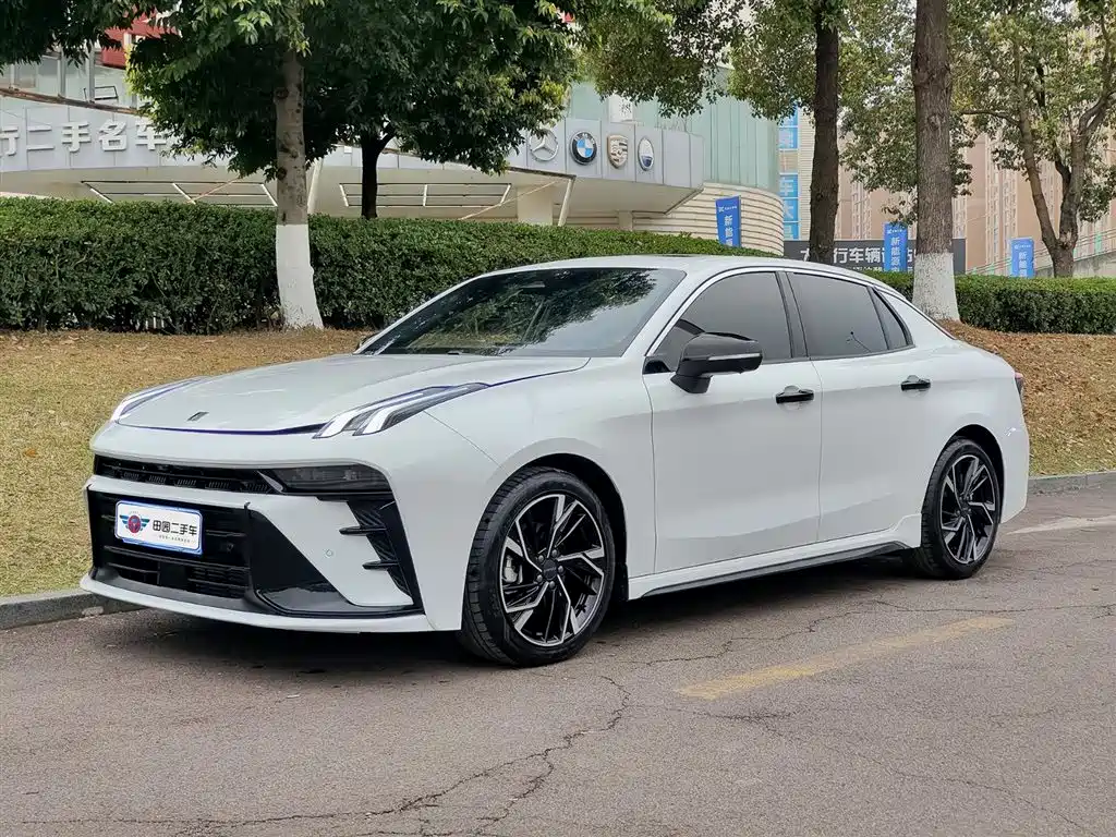 Lynk & Co 03 2025 1.5TD DCT Champion Edition Pro купить на сайте DeffCars