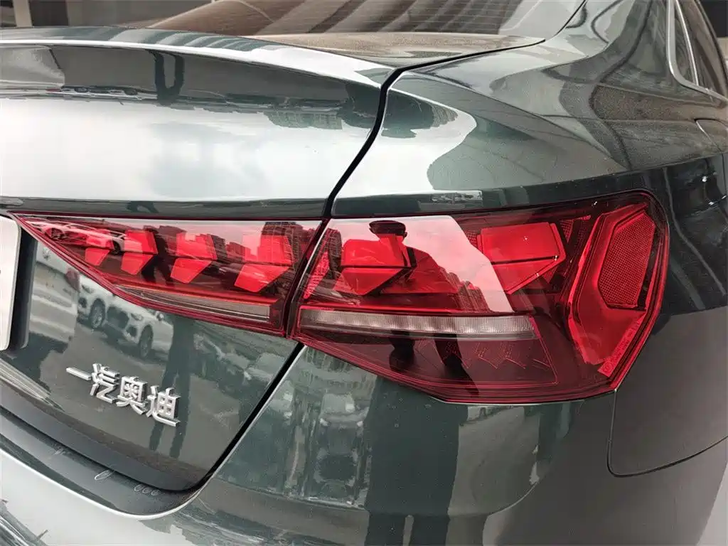 Audi A3 2025 A3L Limousine 35TFSI Flying Spur Exclusive купить на сайте DeffCars