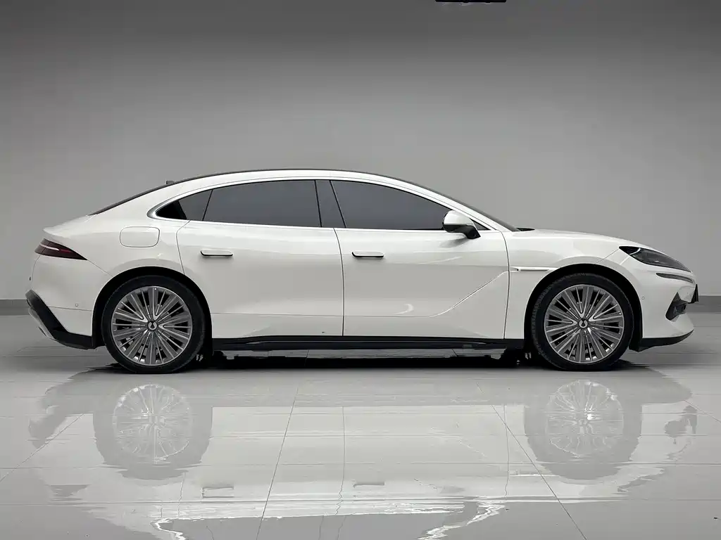 Denza Z9 2024 1100km four-wheel drive Ultra version купить на сайте DeffCars