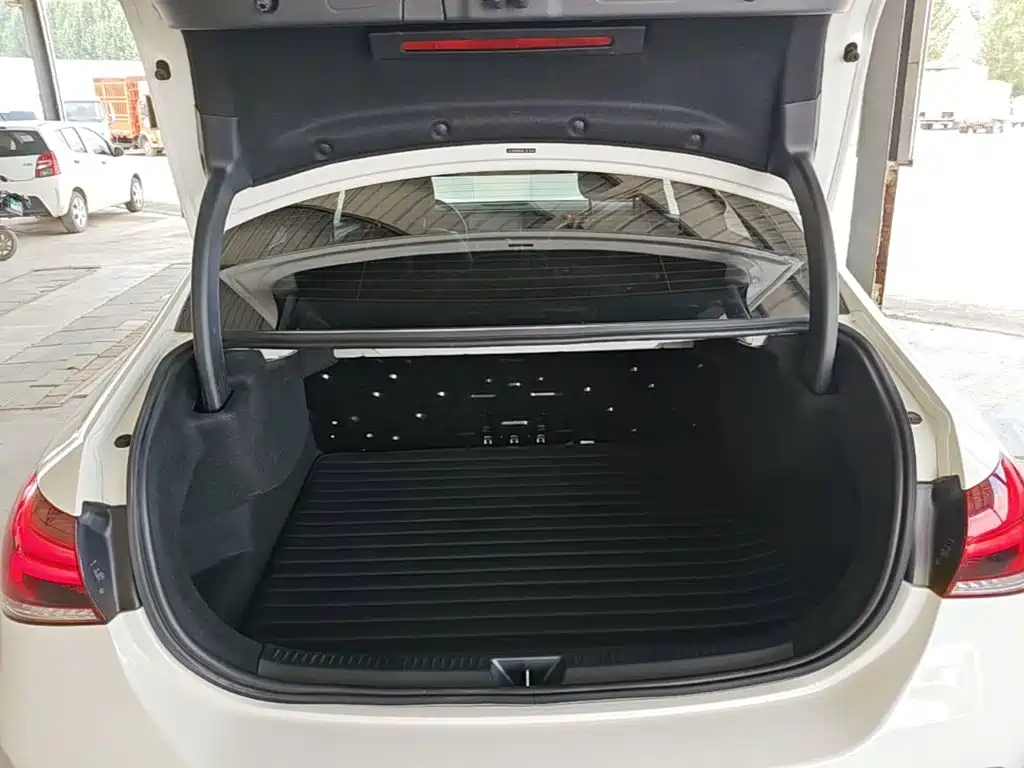 Mercedes A-Class 2022 facelift A 200 L sports sedan and fashionable model купить на сайте DeffCars