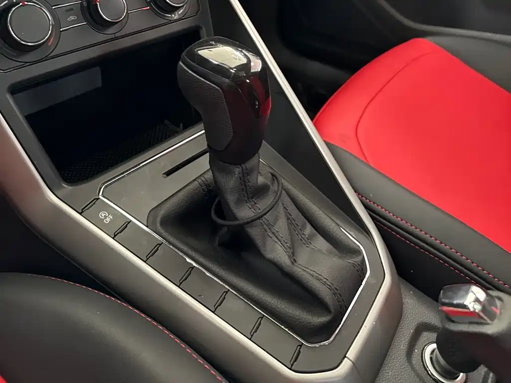 Polo 2021 Plus 1.5L Automatic Colorful Technology Edition купить на сайте DeffCars