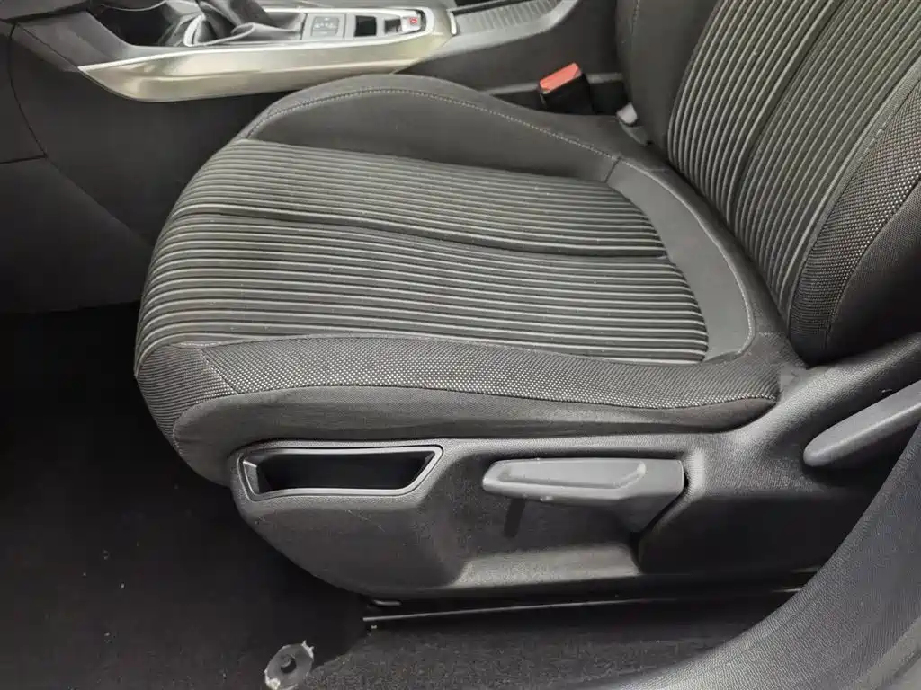 Peugeot 408 2015 1.2T automatic luxury version купить на сайте DeffCars