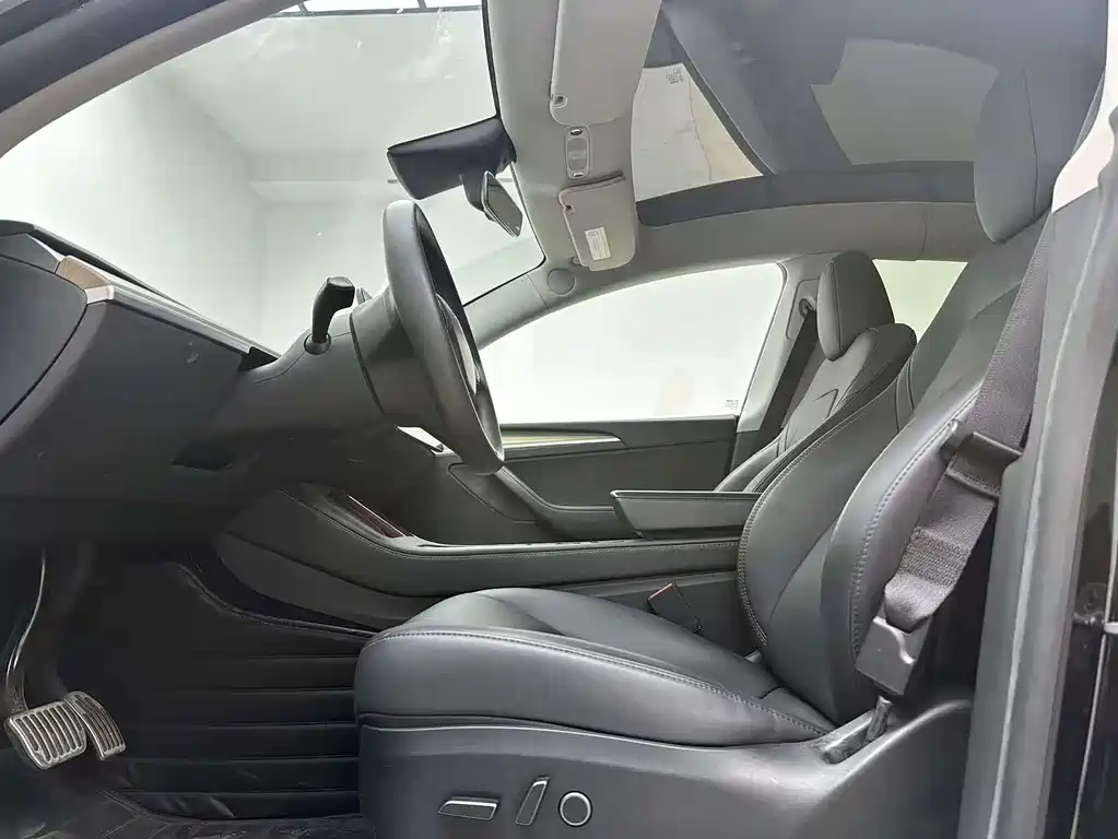 Model Y 2023 rear-wheel drive version купить на сайте DeffCars