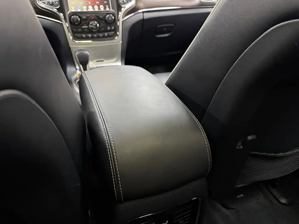 Grand Cherokee imported 2016 3.6L luxury navigation version купить на сайте DeffCars