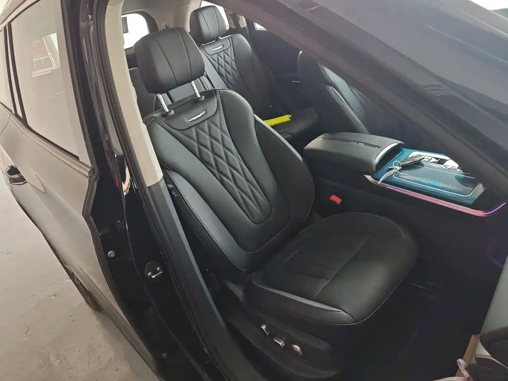 Hongqi HS7 PHEV 2024 2.0T PHEV four-wheel drive Qichang version 7 seats купить на сайте DeffCars