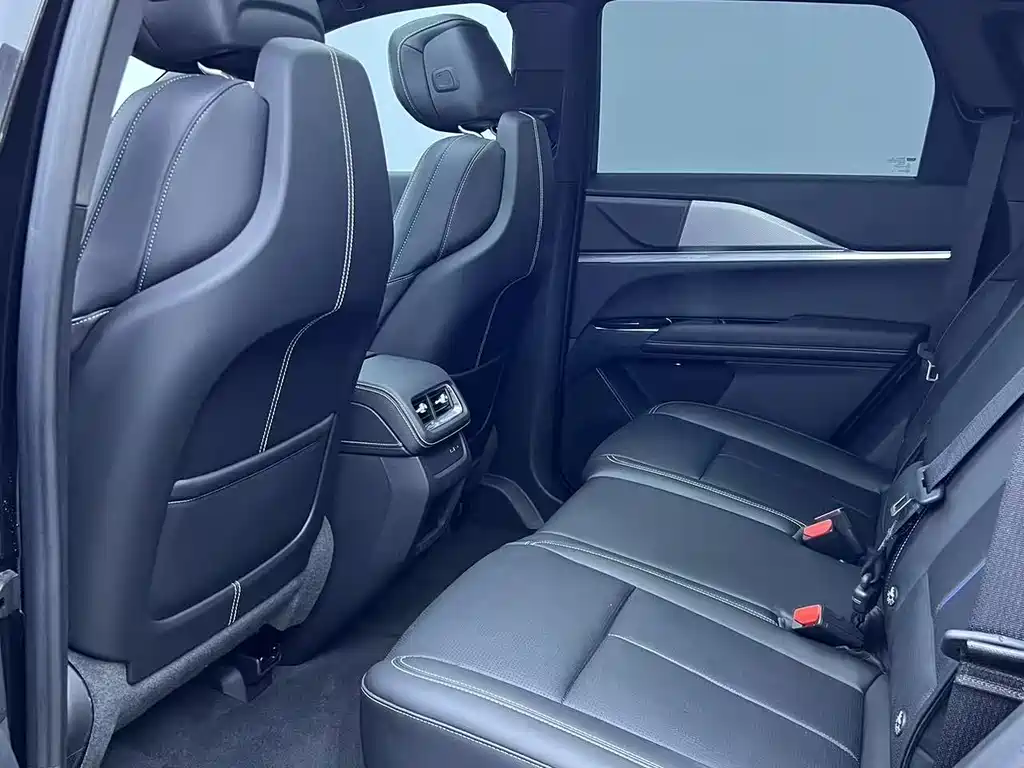 Cadillac XT5 2025 2.0T luxury model купить на сайте DeffCars