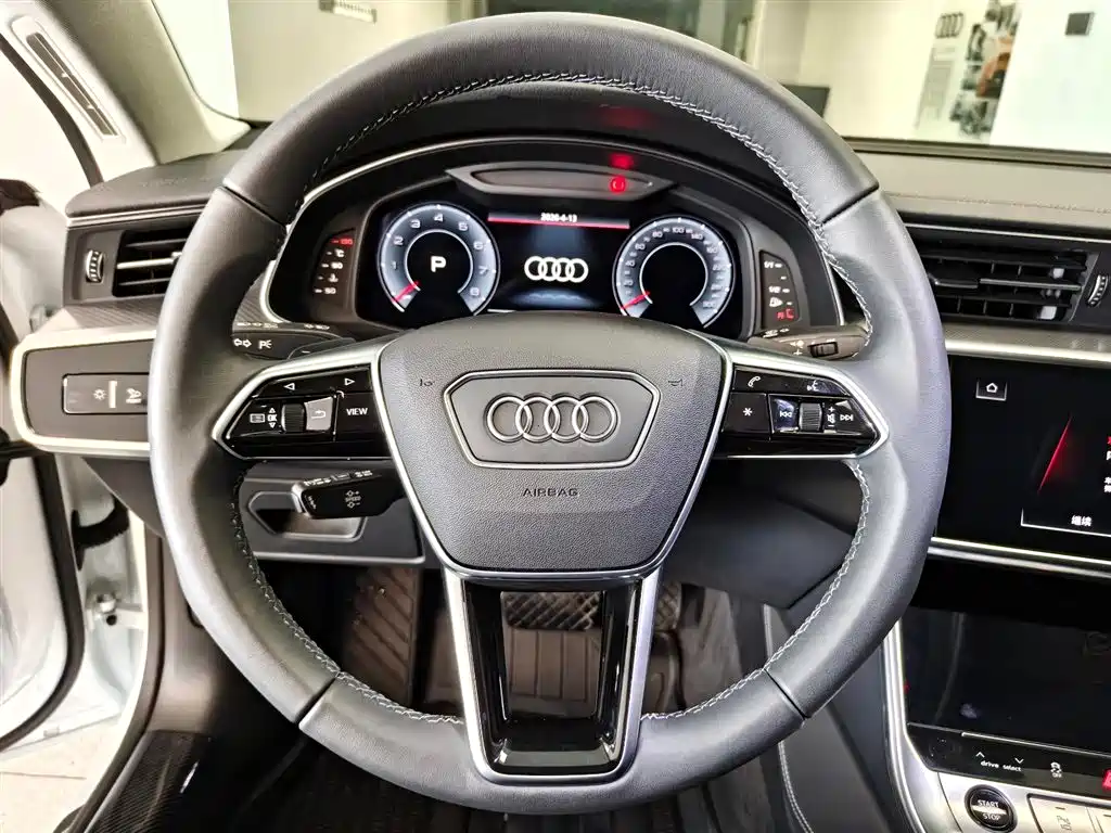 Audi A7 2023 45 TFSI Premium Selection купить на сайте DeffCars