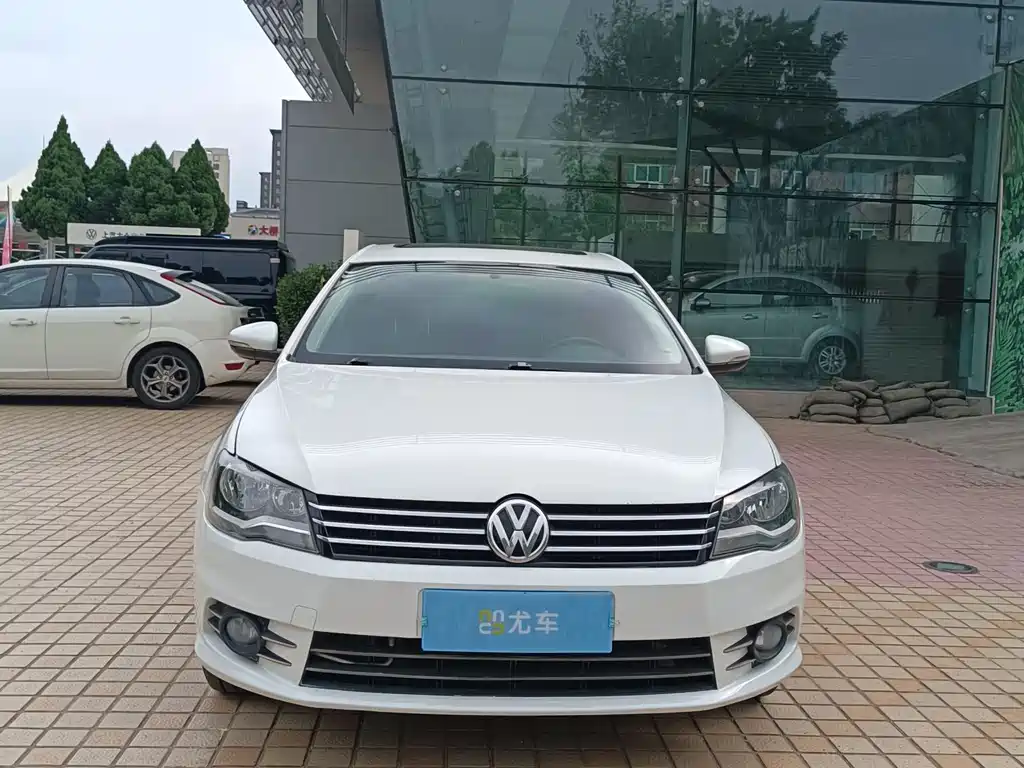 Bora 2014 1.6L Manual Comfort Edition купить на сайте DeffCars