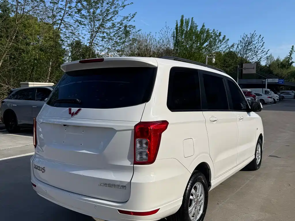 Wuling Hongguang 2021 facelift 1.5L S Comfort Hydraulic Assist LAR купить на сайте DeffCars