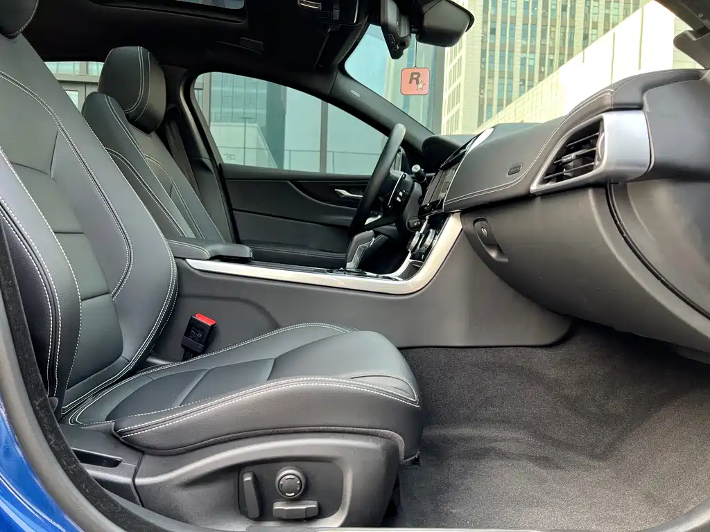 Jaguar XEL 2021 2.0T 250PS R-DYNAMIC SE Technology Sports Edition купить на сайте DeffCars